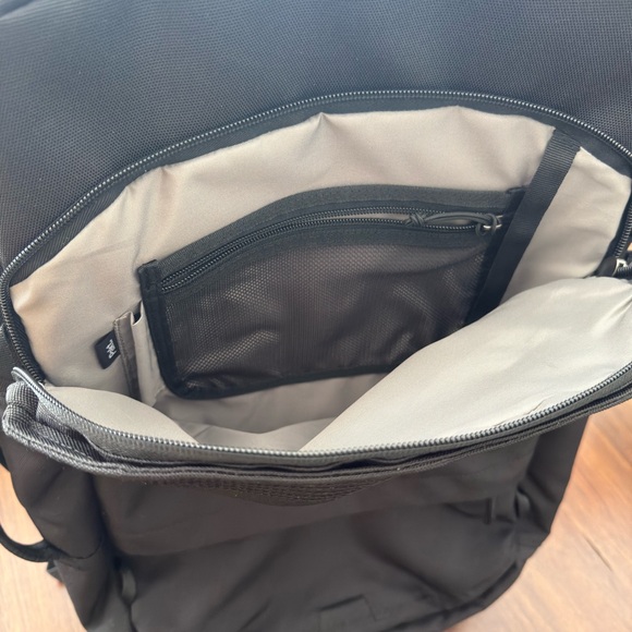 Pakt Travel Backpack (Original version only made in 30L size) - Picture 7 of 11